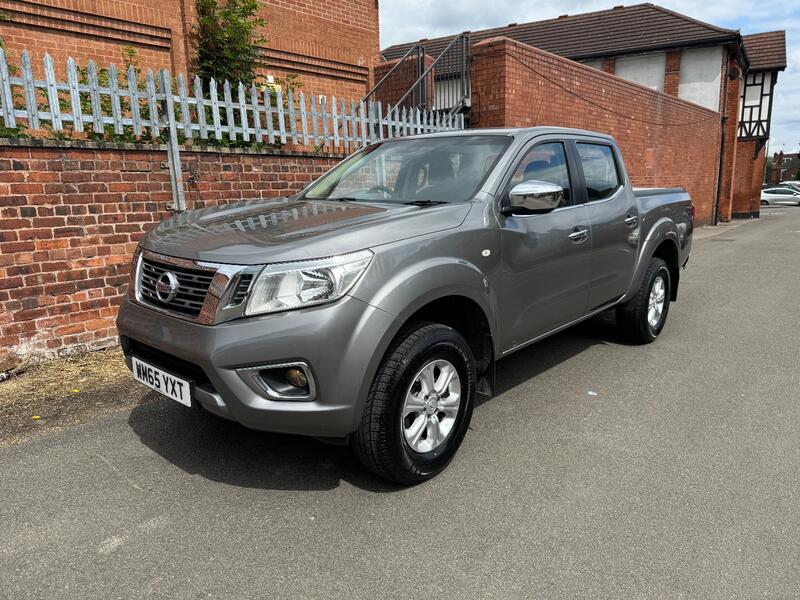 NISSAN NAVARA