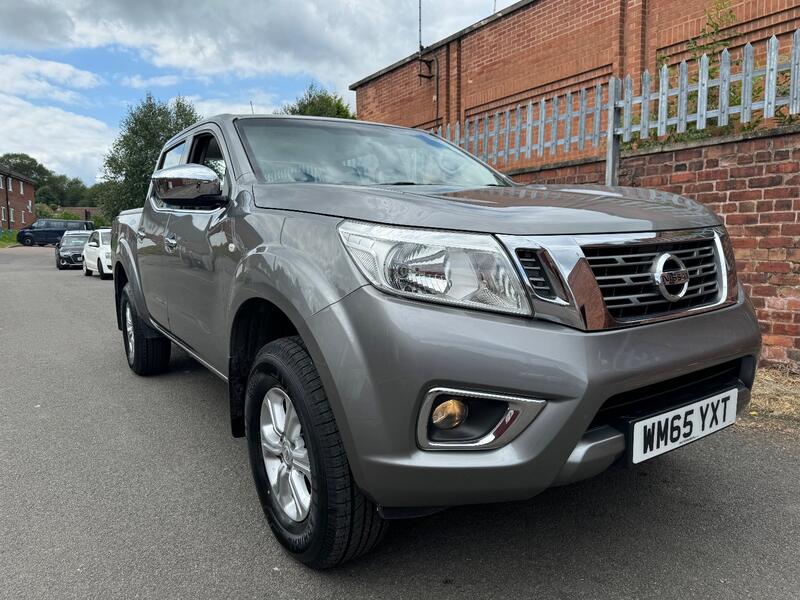 NISSAN NAVARA