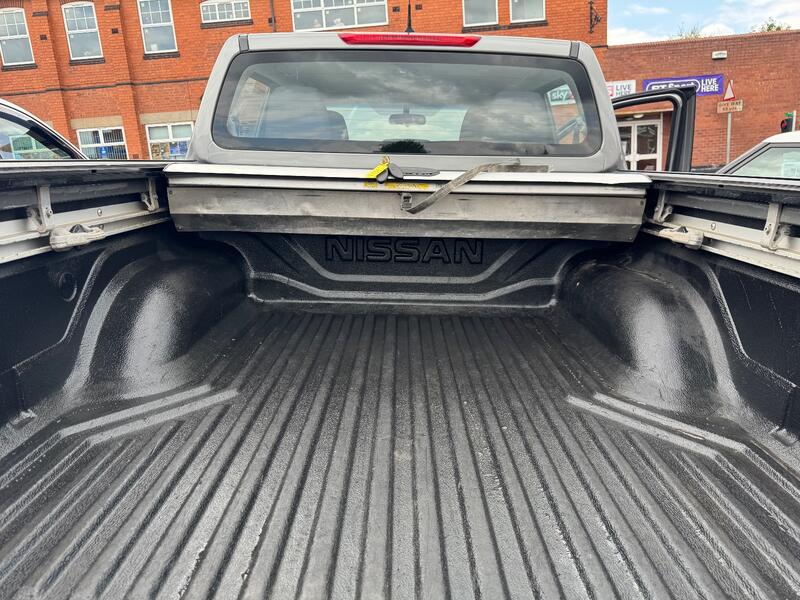 NISSAN NAVARA