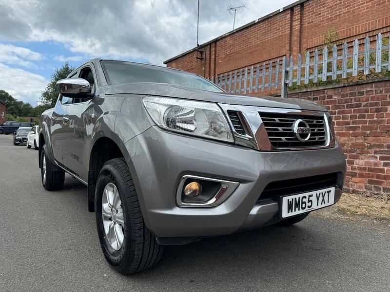 NISSAN NAVARA