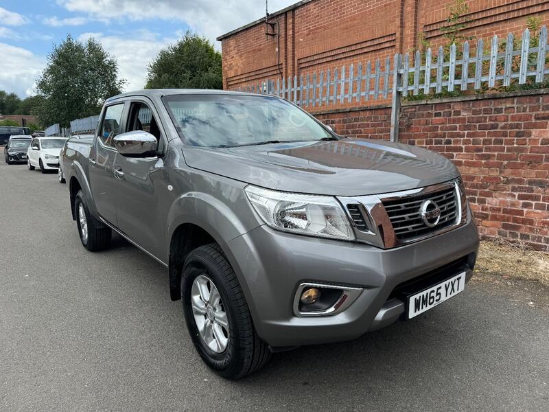 NISSAN NAVARA