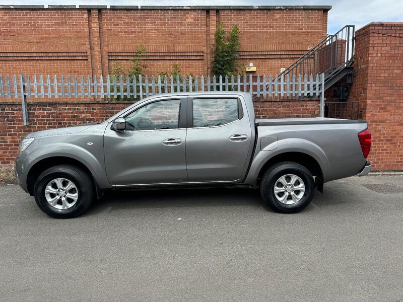 NISSAN NAVARA