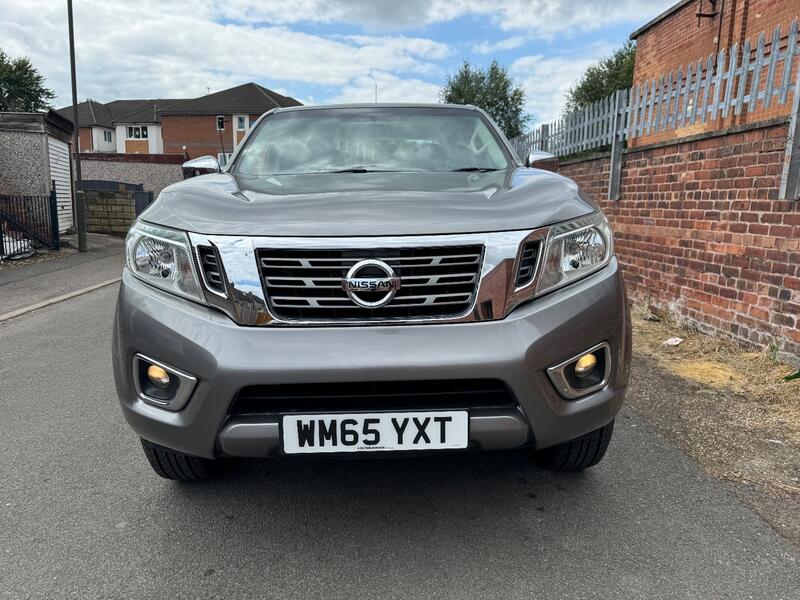 NISSAN NAVARA