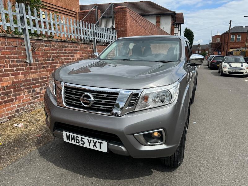 NISSAN NAVARA