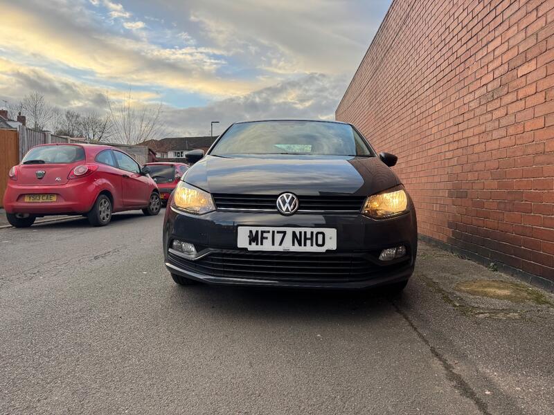 VOLKSWAGEN POLO