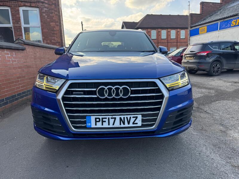 AUDI Q7