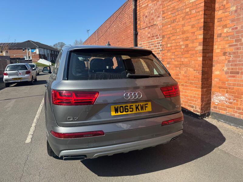 AUDI Q7