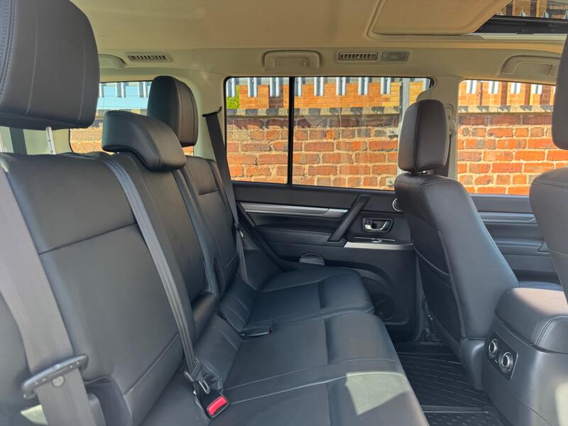 MITSUBISHI SHOGUN