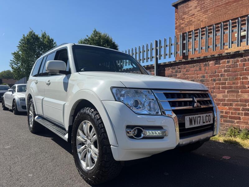 View MITSUBISHI SHOGUN 3.2 DI-DC SG3