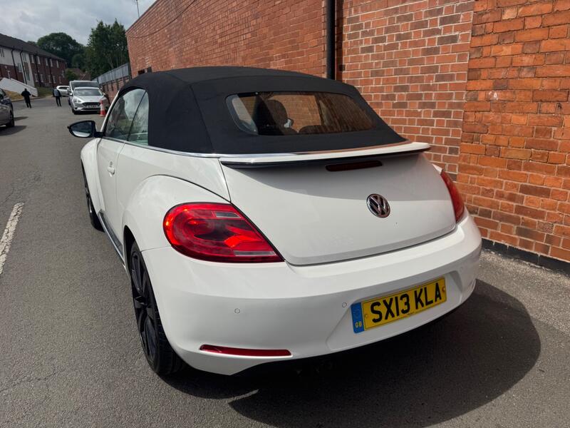 VOLKSWAGEN BEETLE