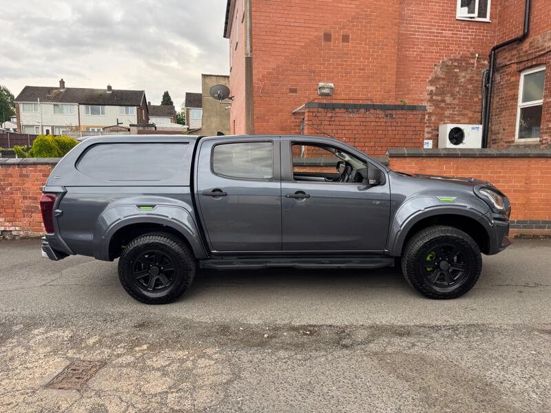 View ISUZU D-MAX 1.9 TD XTR