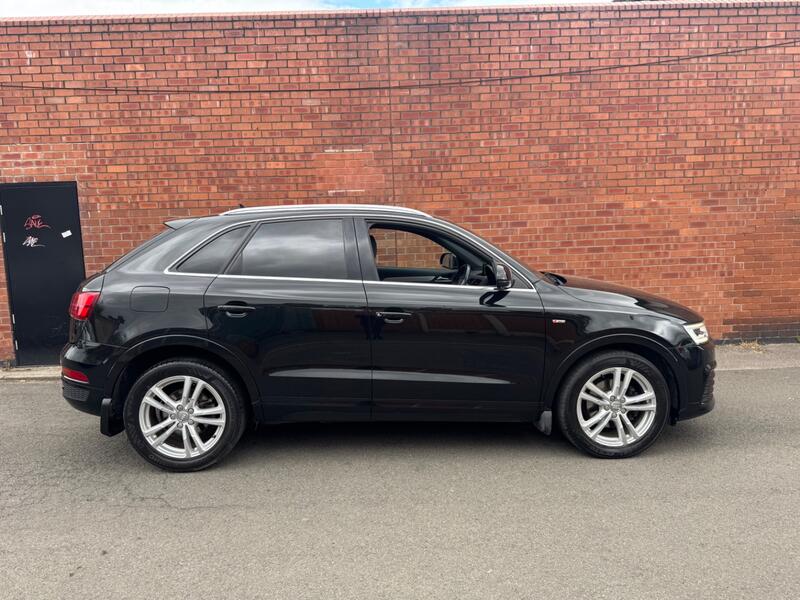 View AUDI Q3 2.0 TDI S line