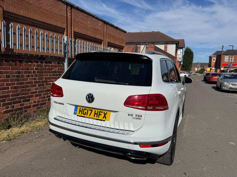 View VOLKSWAGEN TOUAREG 3.0 TDI V6 BlueMotion Tech R-Line Plus