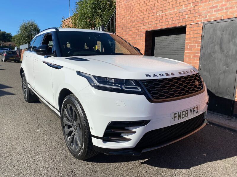 View LAND ROVER RANGE ROVER VELAR R-DYNAMIC SE