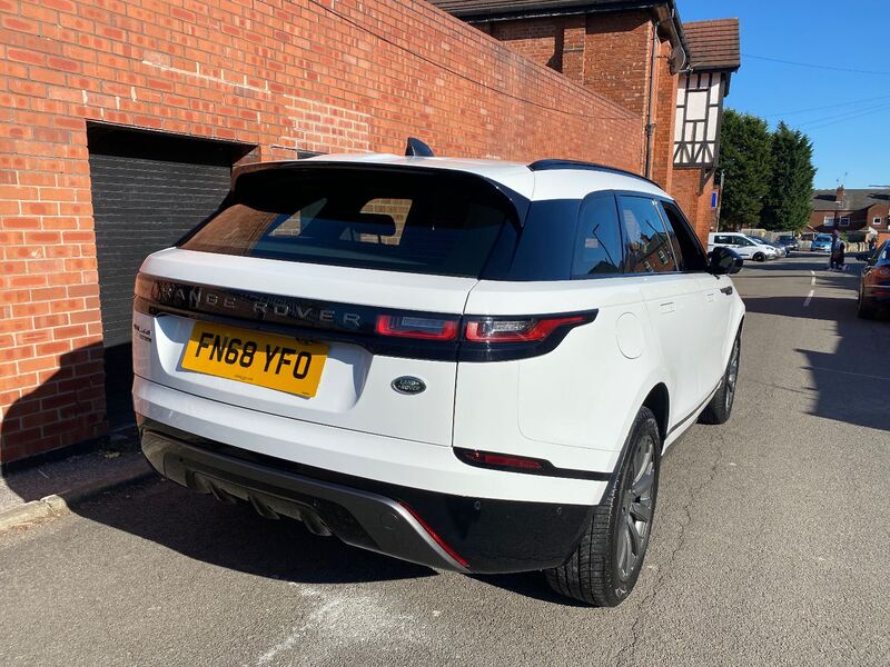 View LAND ROVER RANGE ROVER VELAR R-DYNAMIC SE