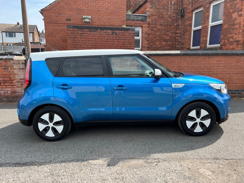 View KIA SOUL EV